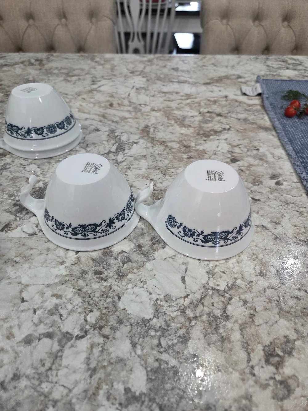 Vintage Corelle Old Town Blue Onion Tea Coffee Cup Hook Handle Set of 4
